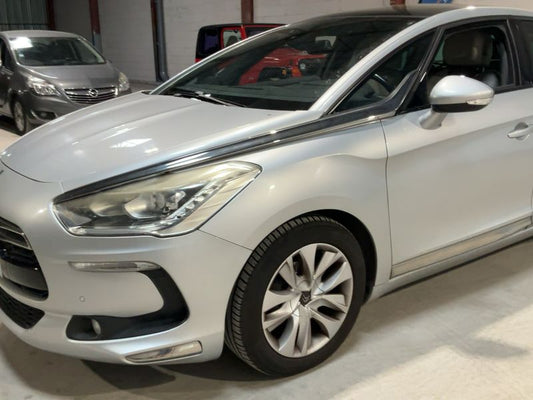 Citroen DS5 1.6 Blue-HDi SoChic 2013 – снимка 2