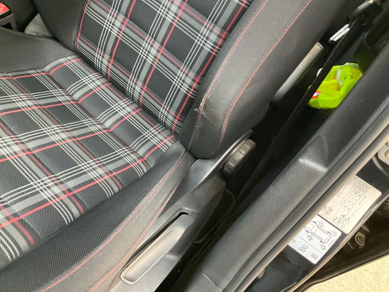 Volkswagen Golf VII 2.0 TSI GTI BlueMotion Tech 2017 – снимка 28