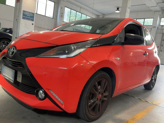Toyota Aygo 1.0 X-Cite 2014 – снимка 2