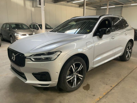 Volvo XC60 2.0 T6 Plug-in Hybrid R Design AWD 2020 – снимка 2