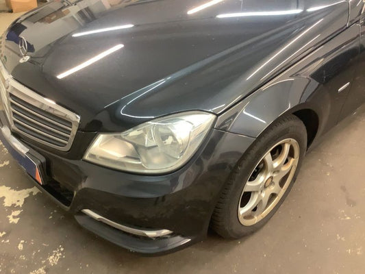 Mercedes-Benz C-Klasse C 180 CGI T BlueEfficiency Classic 2011 – снимка 2