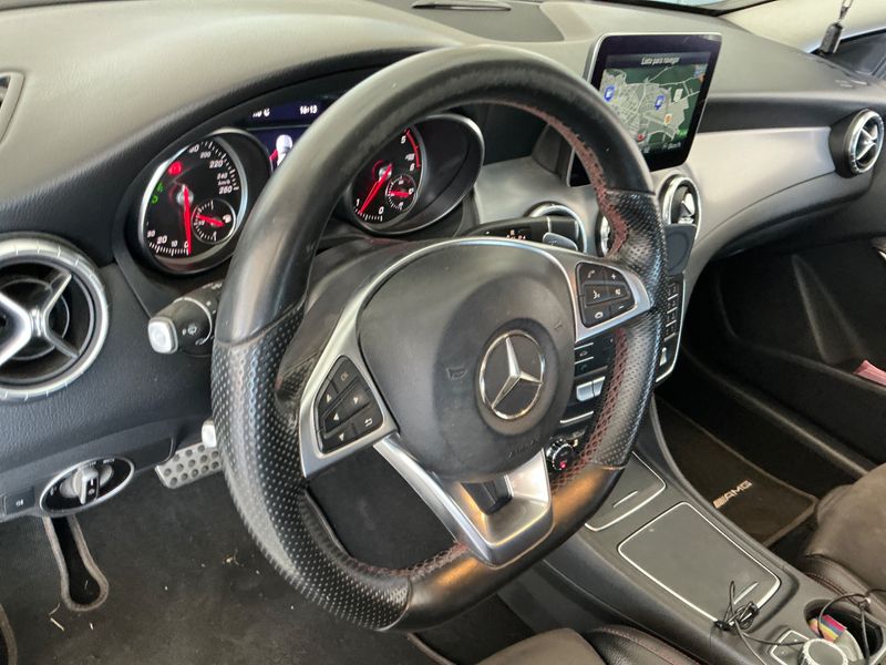 Mercedes-Benz CLA-Klasse CLA 200 d AMG Line 2017 – снимка 22