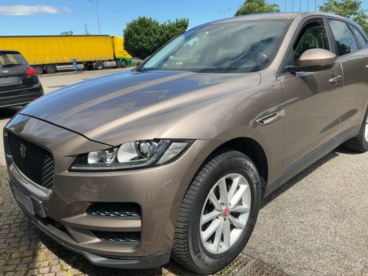 Jaguar F-Pace 20d Pure AWD 2017 – снимка 2