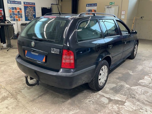 Skoda Octavia 1.6 Tour 2009 – снимка 2