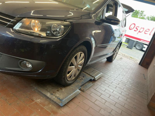 Volkswagen Touran 2.0 TDI Life BlueMotion Tech 2013 – снимка 2
