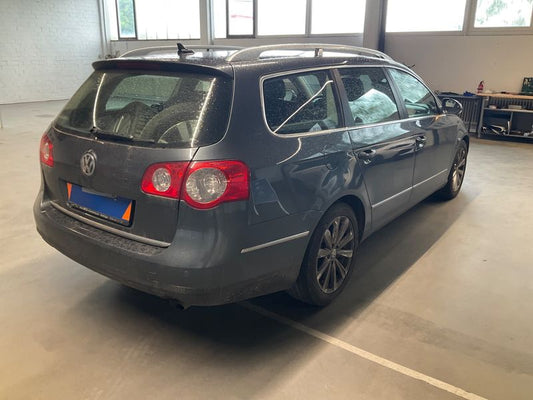 Volkswagen Passat 2.0 TDI Highline 4Motion 2010 – снимка 2