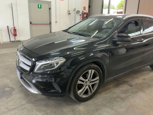 Mercedes-Benz GLA-Klasse GLA 200 d 4Matic Sport 2015 – снимка 2