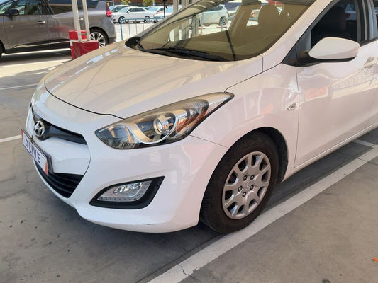 Hyundai i30 1.4 Essence 2015 – снимка 2