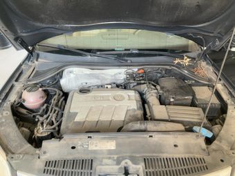 Volkswagen Tiguan 2.0 TDI Sport & Style 4Motion 2010 – снимка на щета 42