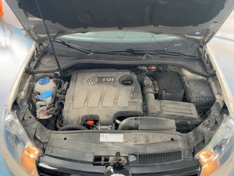 Volkswagen Golf VI 1.6 TDI Match 2013 – снимка на щета 48