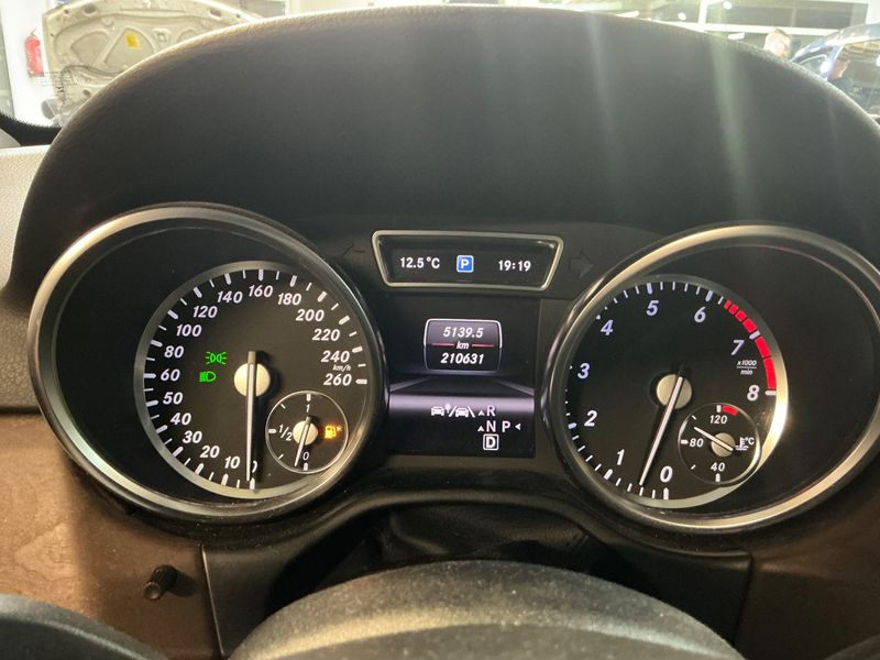 Mercedes-Benz M-Klasse ML 350 BlueEfficiency 2013 – снимка 18