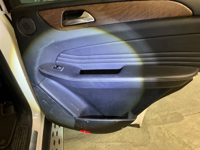 Mercedes-Benz M-Klasse ML 350 BlueEfficiency 2013 – снимка 31