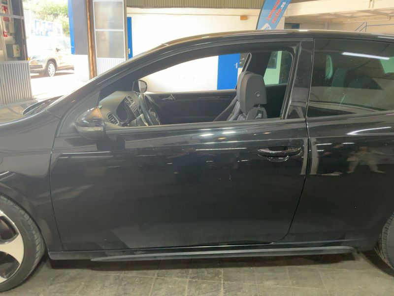 Volkswagen Golf VI 2.0 TSI GTI 2010 – снимка 4