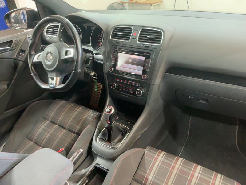 Volkswagen Golf VI 2.0 TSI GTI 2010 – снимка 17