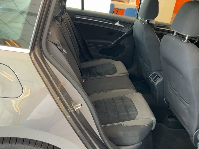 Volkswagen Golf VII 1.6 TDI Executive BlueMotion Tech 2015 – снимка 20