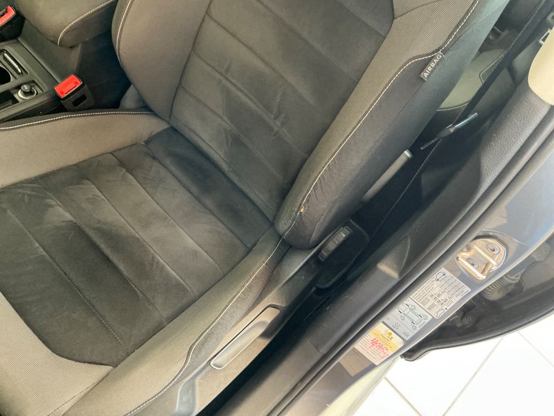 Volkswagen Golf VII 1.6 TDI Executive BlueMotion Tech 2015 – снимка на щета 29