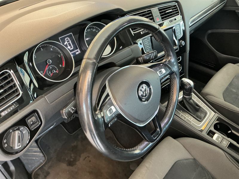 Volkswagen Golf VII 1.6 TDI Executive BlueMotion Tech 2015 – снимка на щета 30