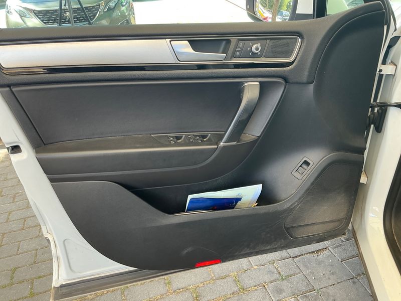 Volkswagen Touareg 3.0 V6 TDI Terrain Tech BlueMotion Tech 2015 – снимка 24