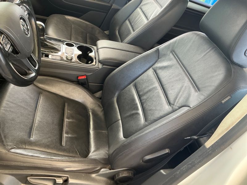 Volkswagen Touareg 3.0 V6 TDI Terrain Tech BlueMotion Tech 2015 – снимка 26