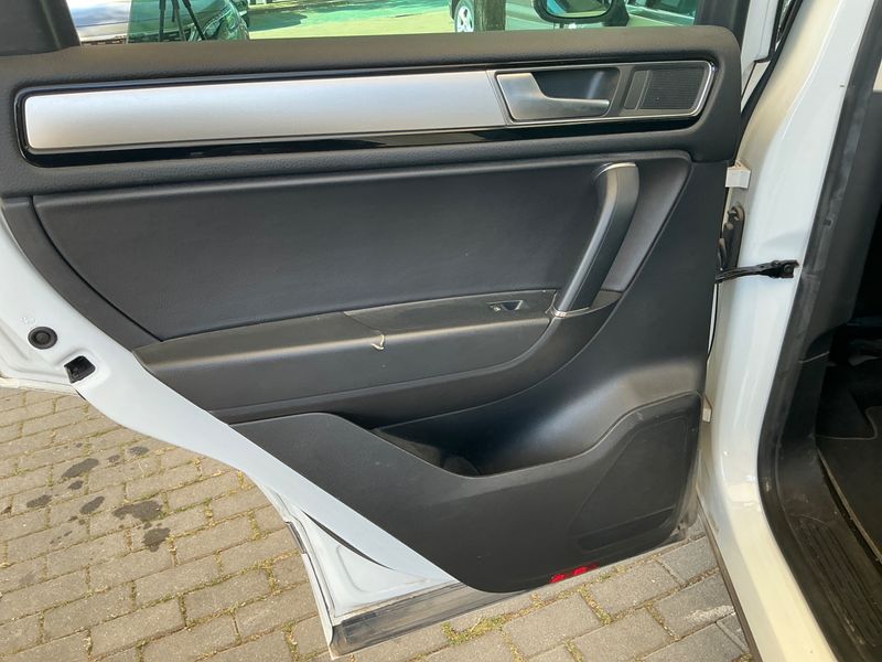 Volkswagen Touareg 3.0 V6 TDI Terrain Tech BlueMotion Tech 2015 – снимка 23