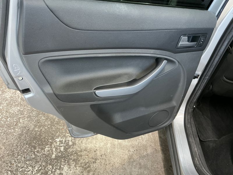 Ford Kuga 2.0 TDCi Trend 2012 – снимка 23
