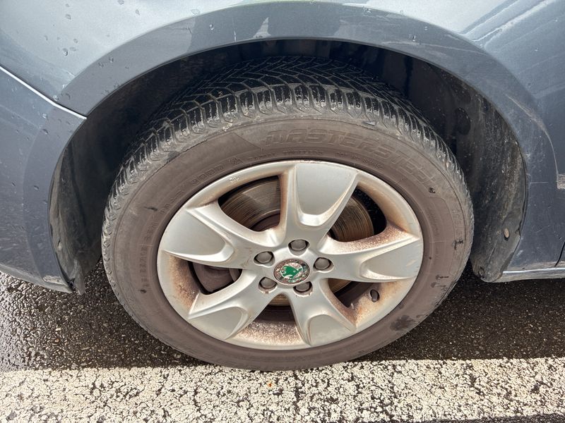 Skoda Roomster 1.6 Comfort 2009 – снимка 28