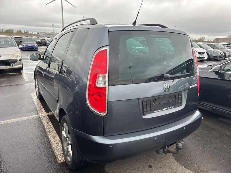 Skoda Roomster 1.6 Comfort 2009 – снимка 3