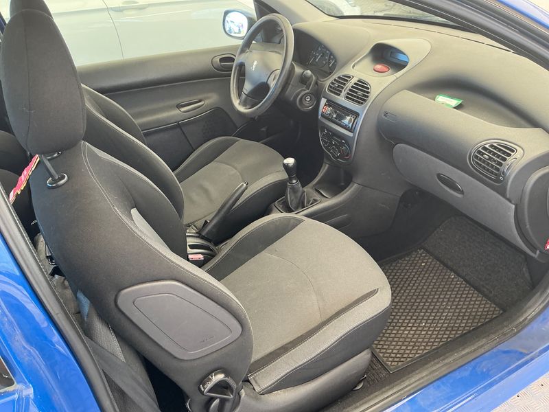 Peugeot 206 1.4 Petit Filou 2006 – снимка 3