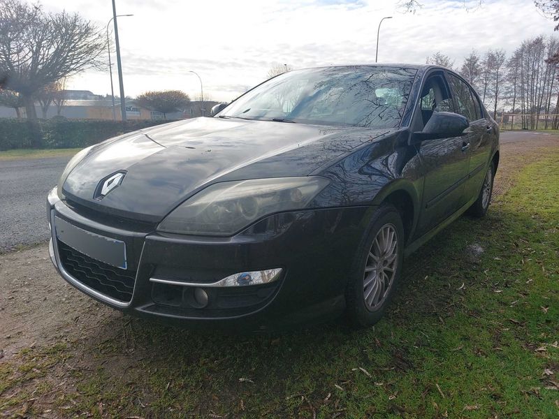 Renault Laguna 2.0 dCi Black Edition 2011 – снимка 1