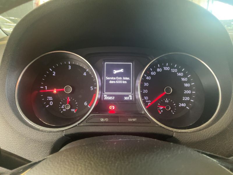 Volkswagen Polo 1.4 TDI Comfortline BlueMotion Tech 2015 – снимка 18