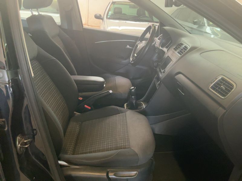 Volkswagen Polo 1.4 TDI Comfortline BlueMotion Tech 2015 – снимка 16