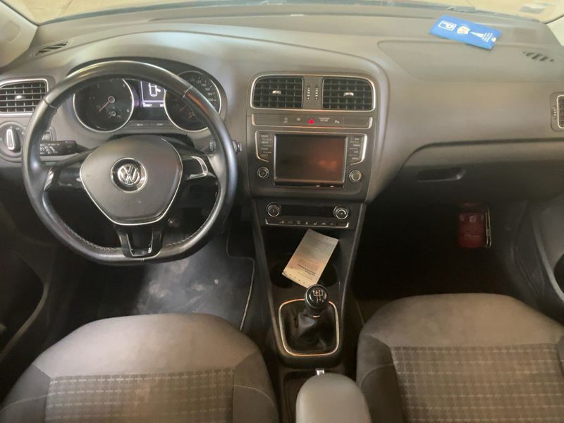 Volkswagen Polo 1.4 TDI Comfortline BlueMotion Tech 2015 – снимка 17