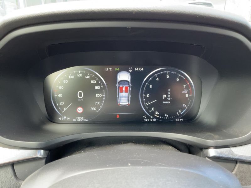 Volvo V60 2.0 T8 Plug-in Hybrid Inscription AWD 2019 – снимка 18