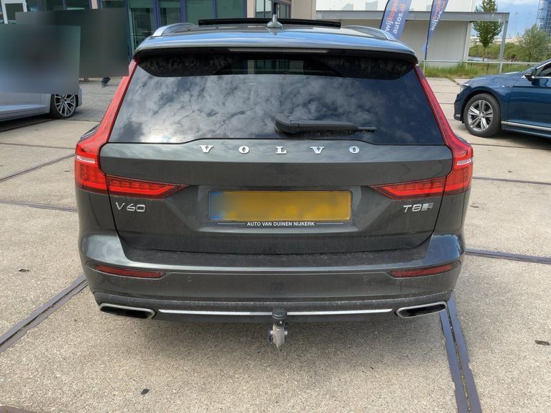 Volvo V60 2.0 T8 Plug-in Hybrid Inscription AWD 2019 – снимка 7
