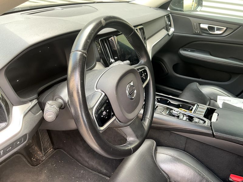 Volvo V60 2.0 T8 Plug-in Hybrid Inscription AWD 2019 – снимка 21