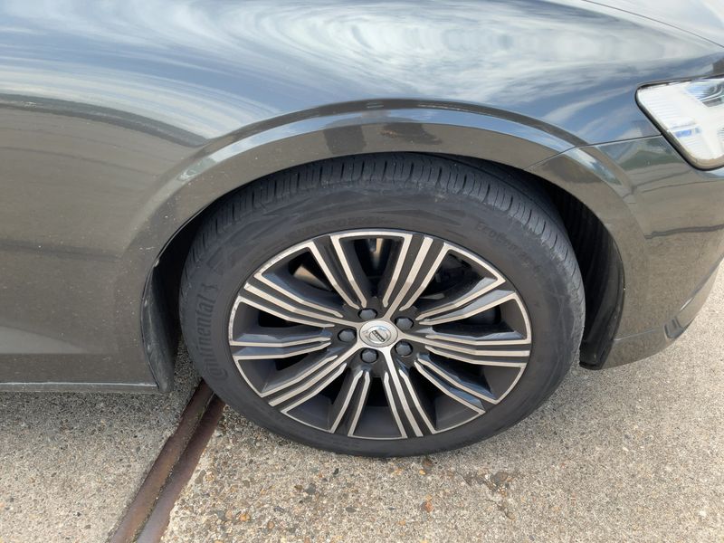 Volvo V60 2.0 T8 Plug-in Hybrid Inscription AWD 2019 – снимка 11