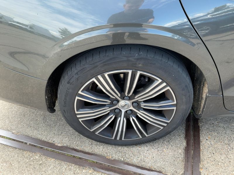 Volvo V60 2.0 T8 Plug-in Hybrid Inscription AWD 2019 – снимка 9