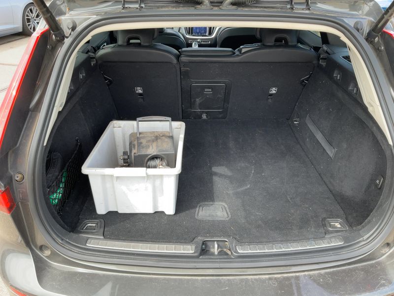 Volvo V60 2.0 T8 Plug-in Hybrid Inscription AWD 2019 – снимка 15