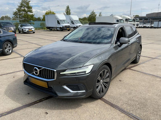 Volvo V60 2.0 T8 Plug-in Hybrid Inscription AWD 2019 – снимка 1
