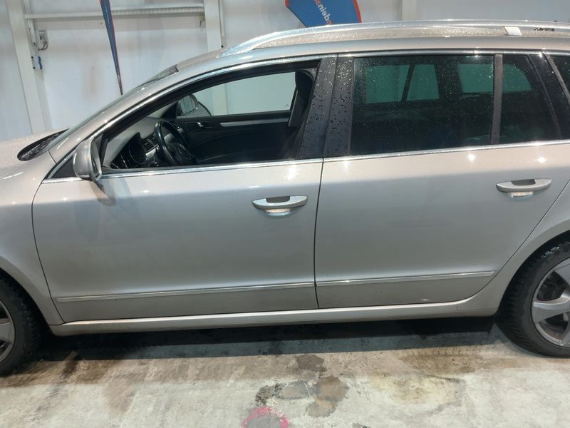 Skoda Superb 3.6 V6 FSI Elegance 4x4 2013 – снимка 4