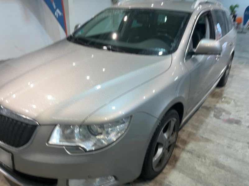 Skoda Superb 3.6 V6 FSI Elegance 4x4 2013 – снимка 2