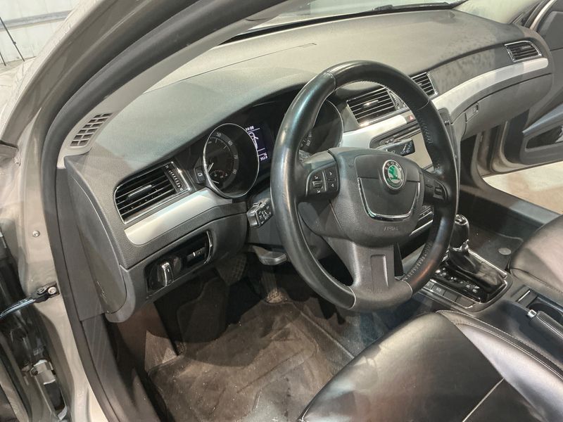 Skoda Superb 3.6 V6 FSI Elegance 4x4 2013 – снимка 33