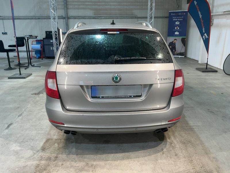 Skoda Superb 3.6 V6 FSI Elegance 4x4 2013 – снимка 7