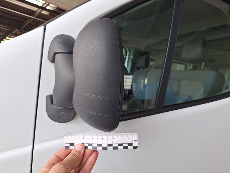 Renault Trafic 2.0 dCi Passenger Expression 2011 – снимка 36