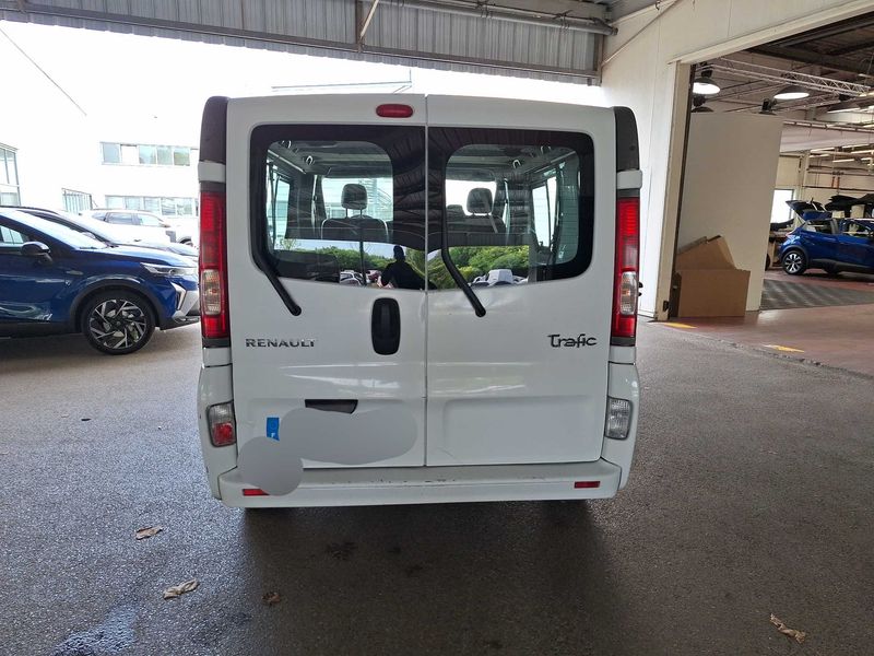 Renault Trafic 2.0 dCi Passenger Expression 2011 – снимка 4