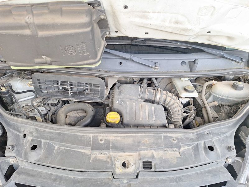 Renault Trafic 2.0 dCi Passenger Expression 2011 – снимка 8