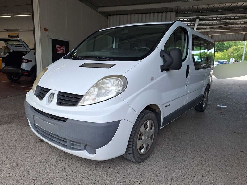 Renault Trafic 2.0 dCi Passenger Expression 2011 – снимка 2