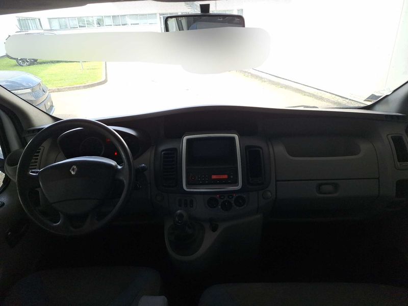 Renault Trafic 2.0 dCi Passenger Expression 2011 – снимка 11