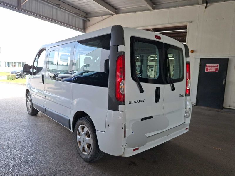 Renault Trafic 2.0 dCi Passenger Expression 2011 – снимка 3