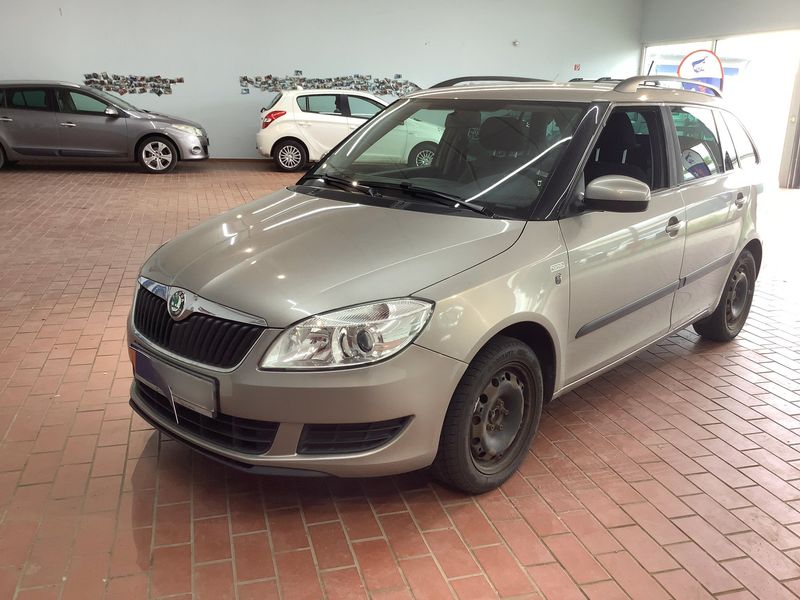 Skoda Fabia 1.2 TSI Family 2012 – снимка 2